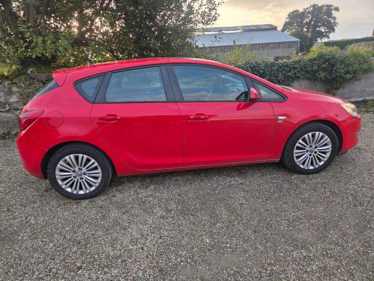 Vauxhall, ASTRA, Hatchback, 2012, Manual, 1686 (cc), 5 doors