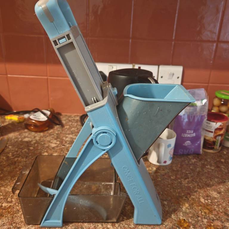 CIRCLE FOR ALL Food Chopper/Slicer - Good Condition