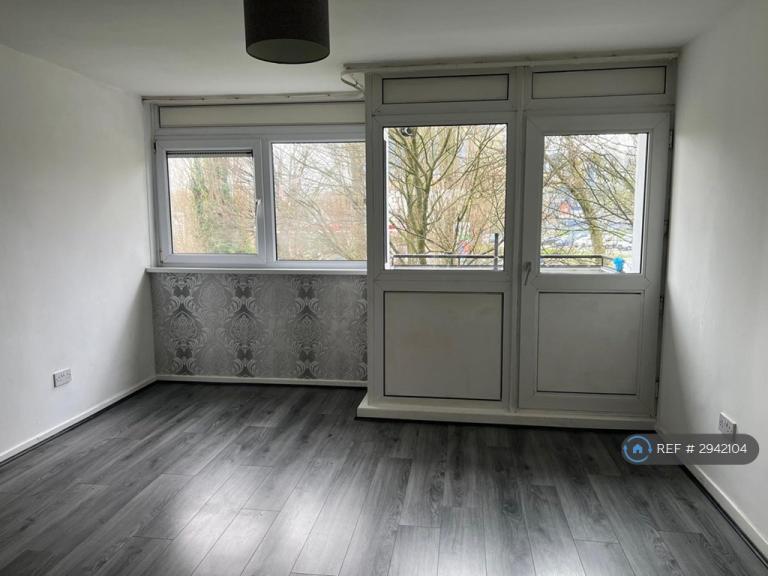 2 bedroom flat in Spon Gate House, Coventry, CV1 (2 bed) (#2942104)