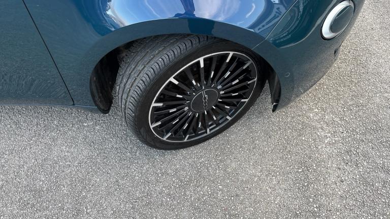 2022 Fiat 500 87kW La Prima 42kWh 3dr Auto Electric Hatchback Hatchback Electric Automatic