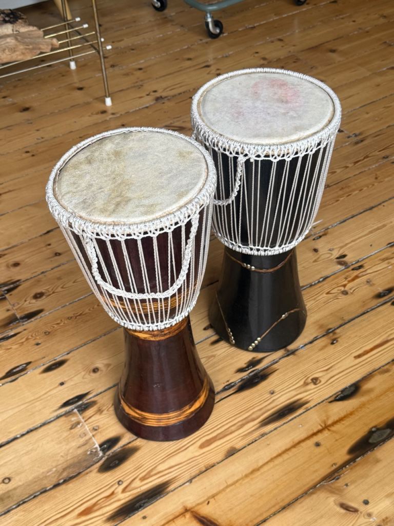 2 African drums 