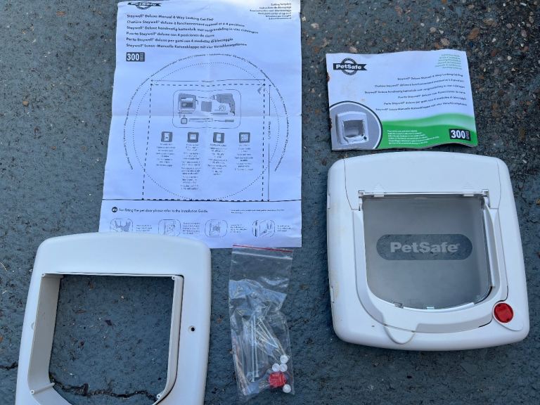 Petsafe lockable cat door 