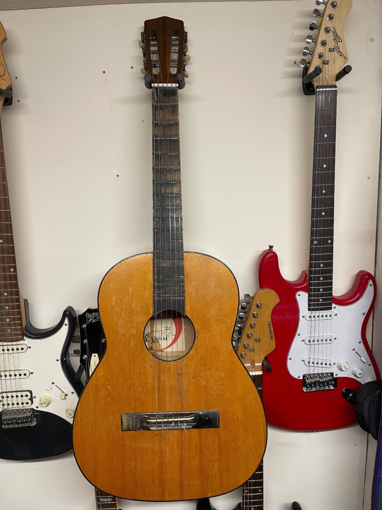 Tatra Classical Foreign Jumbo Size Acoustic Nylon Classical Guitar Brown