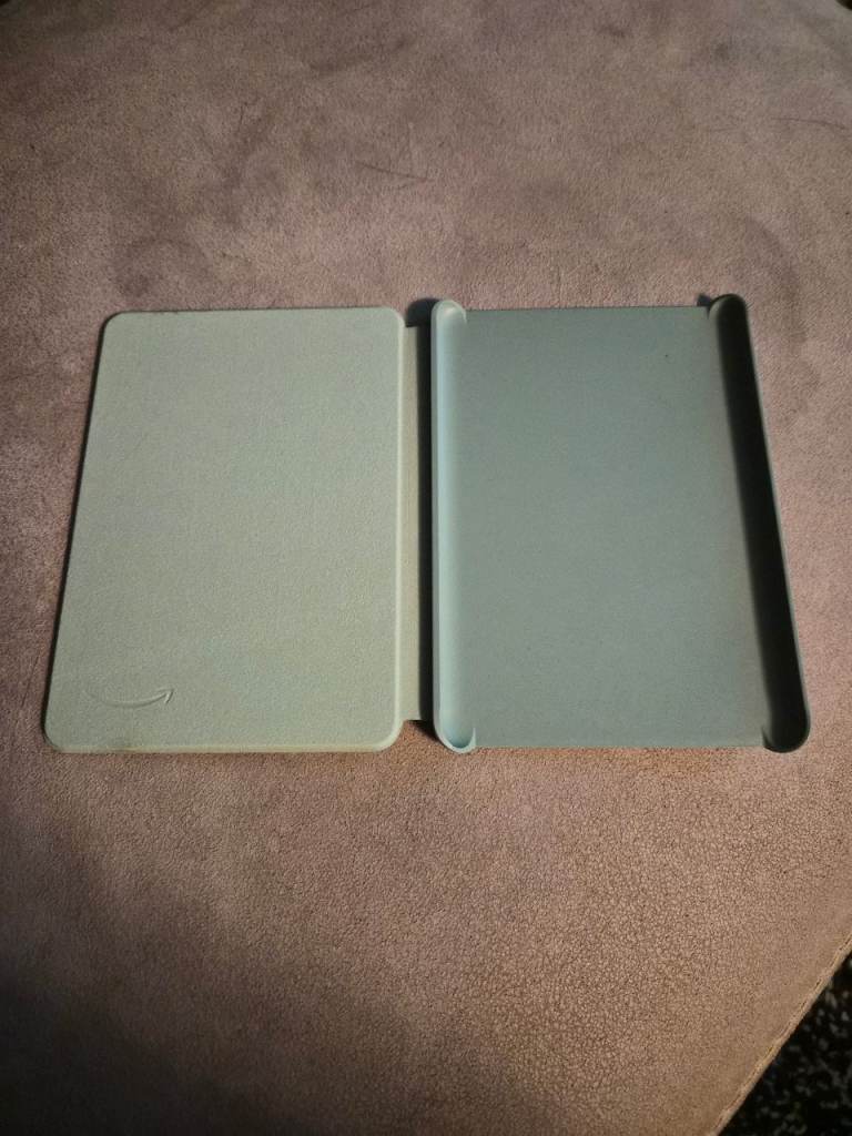 Great Condition Kindle Fabric Case - Light Grey/Green