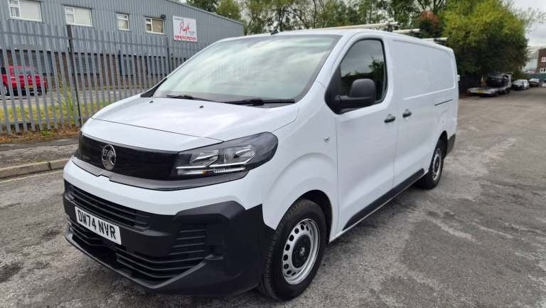 2025 VAUXHALL VIVARO F2900 PRIME S/S LWB Damaged Salvage