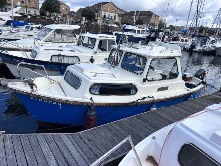 Hardy Navigator 18 Cabin Cruiser Fishing Boat