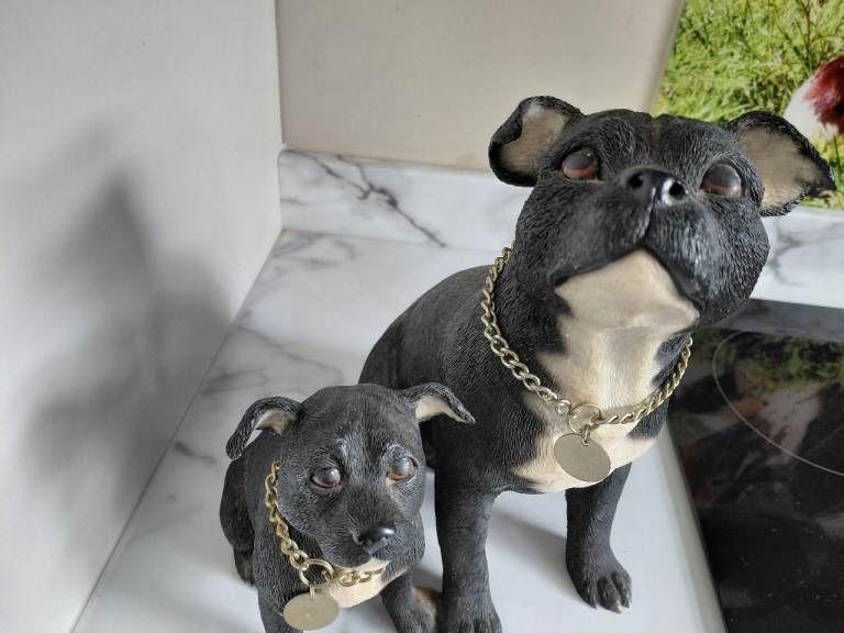 Leonardo collection very heavy dog and puppy ornament 