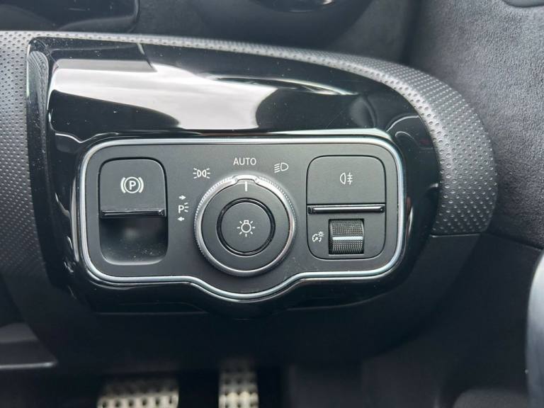 2020 Mercedes-Benz A-Class 2.0 A200d AMG Line Hatchback 5dr Diesel 8G-DCT Euro 6 (s/s) (150 ps) H...