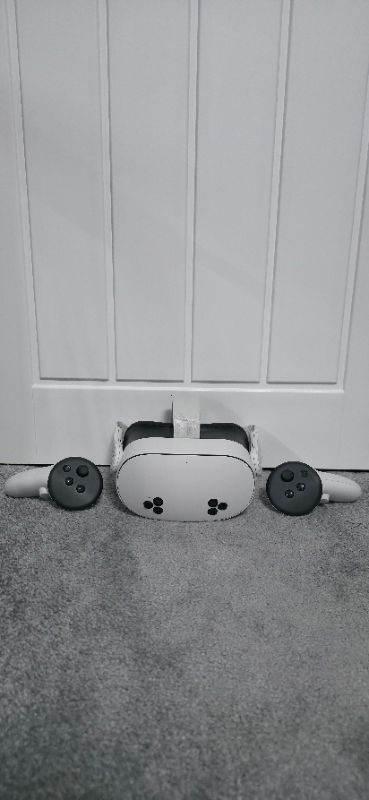 Meta Quest 3S VR Headset with Controllers – As Good As New