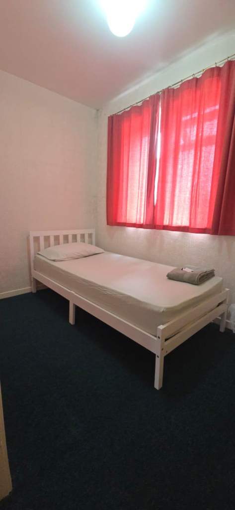 Spacious & Cosy Single Room For Rent - TW19 7PP