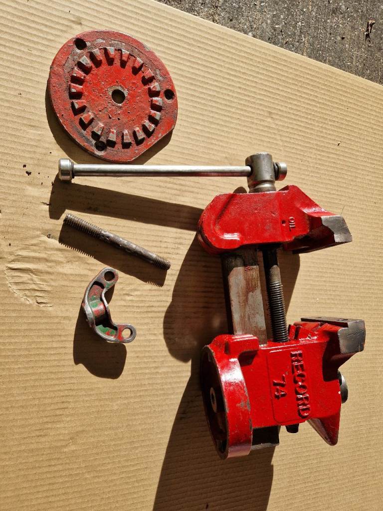 Genuine Record 74 Swivel Base / Rotary Base 4" Vice, Anvil. Made in England. Jaw width 10 cm. 