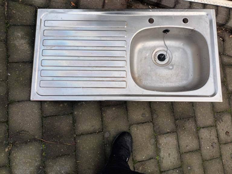 WANTED - OLD KITCHEN SINKS [STAINLESS]