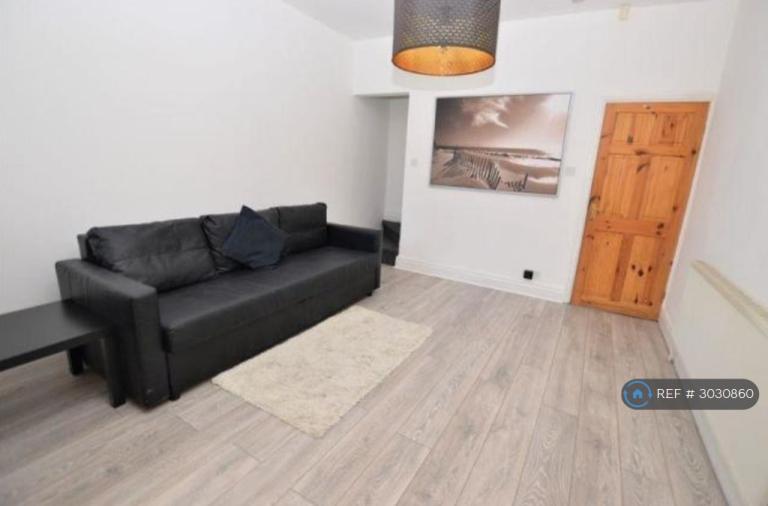 2 bedroom house in Walsden Street, Manchester, M11 (2 bed) (#3030860)