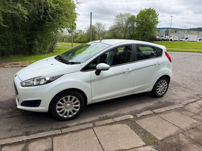 Ford, FIESTA, Hatchback, 2014, Manual, 1241 (cc), 5 doors