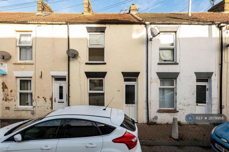 2 bedroom house in Unity St, Sheerness, ME12 (2 bed) (#2879988)