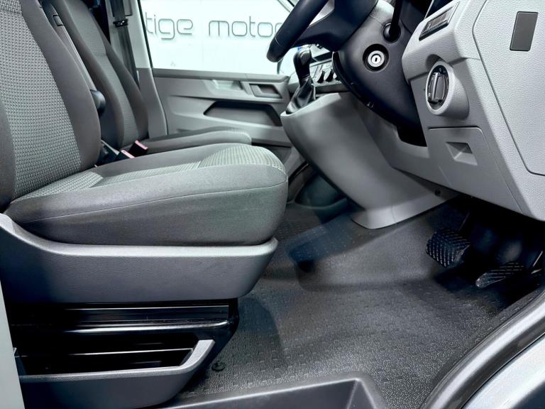 2022 Volkswagen Transporter 2.0 BiTDI T32 Highline Kombi DSG FWD SWB Euro 6 (s/s) 5dr WINDOW VAN ...