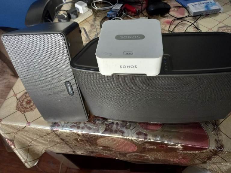 sonos system on working condition ready to go 