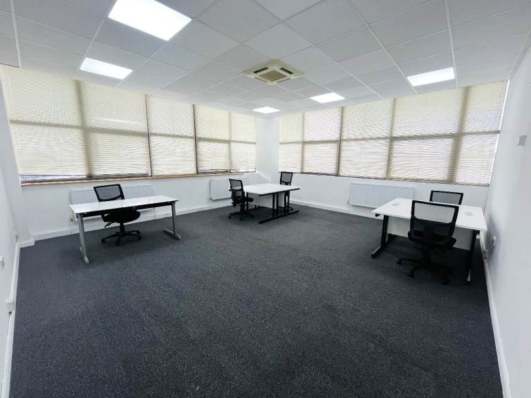 Large Office / Large Beauty Studio to Rent In Park Royal NW10