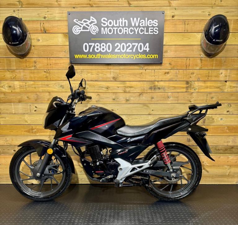 Honda CB125f CBF125 / 2019 model / ONLY 2.5k MILES!