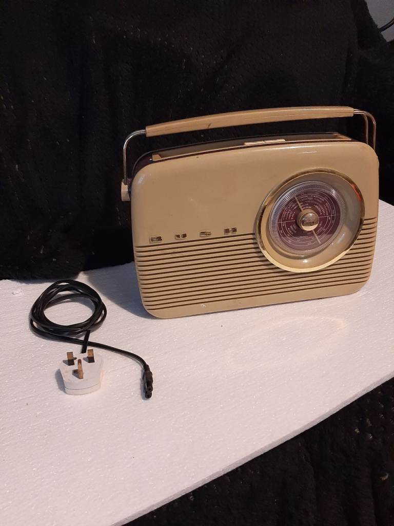 Bush TR82/97 Antique Radio – Beige, Good Condition