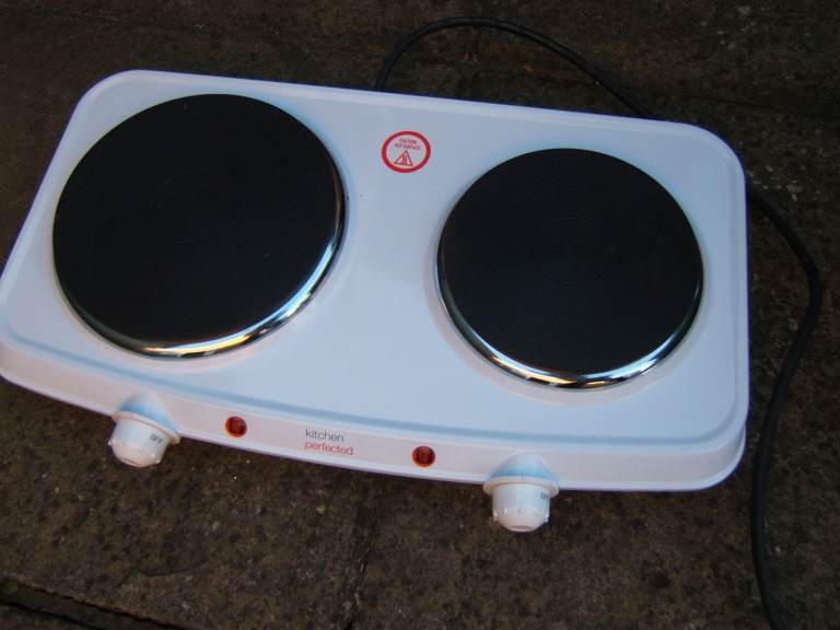 VW Caddy Rear Door Cover Awning, Camp Hob, Outwell Fridge Cooler, Toilet Tent