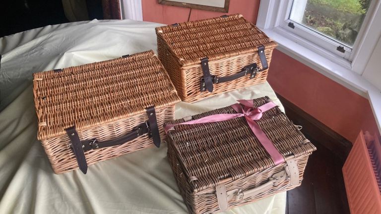Hamper baskets, gift baskets, picnic baskets, wicker baskets 