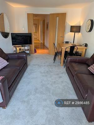 2 bedroom flat in Portland Place, Leeds, LS1 (2 bed) (#2986485)