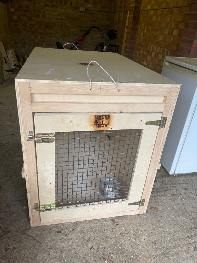 Wooden Pet Travel Crate – Sturdy & Secure (104x82x69) cm