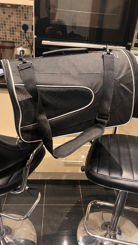 Small Medium cat dog carrier. Used once 