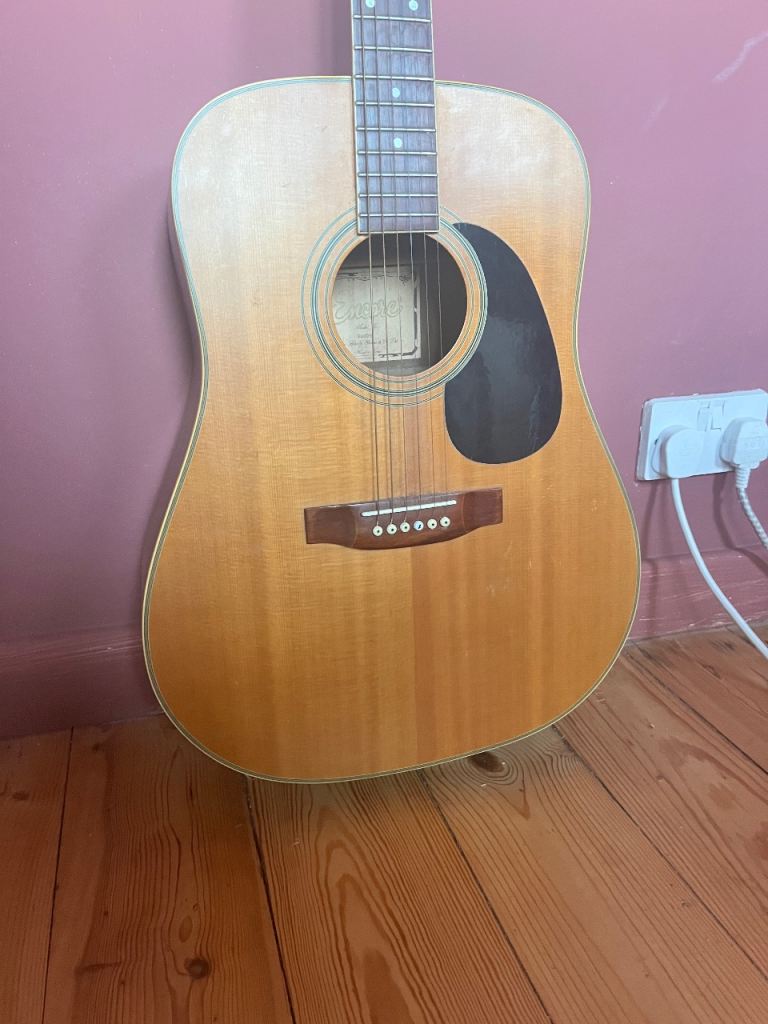 Acoustic Guitar 