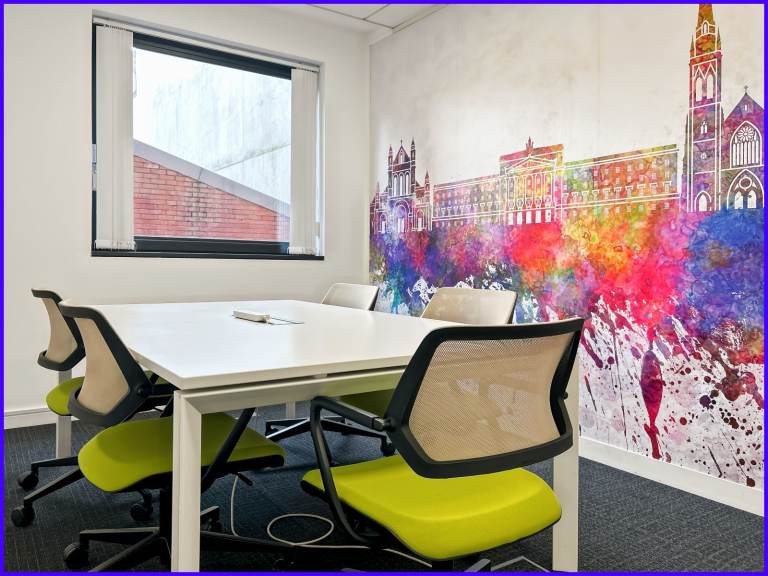 Uxbridge - UB10 0FD, Access to professional office space for 2 people in Regus Hillingdon House