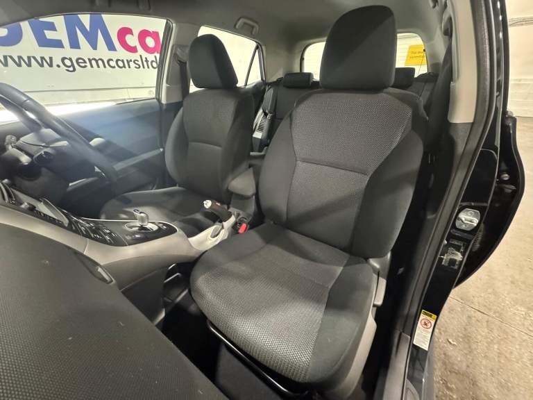 TOYOTA AURIS 1.8 VVT-h T4 2012