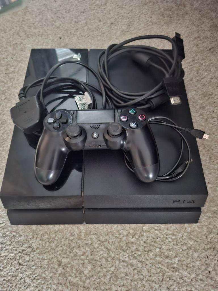 Sony PlayStation 4 Console (PS4) and Vr bundle
