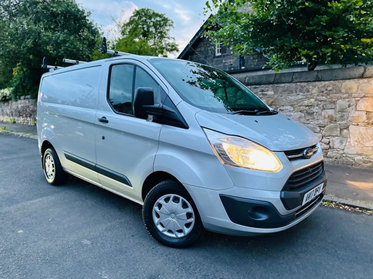 FORD TRANSIT CUSTOM PANEL VAN 2017 GENUINE LOW MILEAGE ONLY 32K FULL HISTORY MINT VAN
