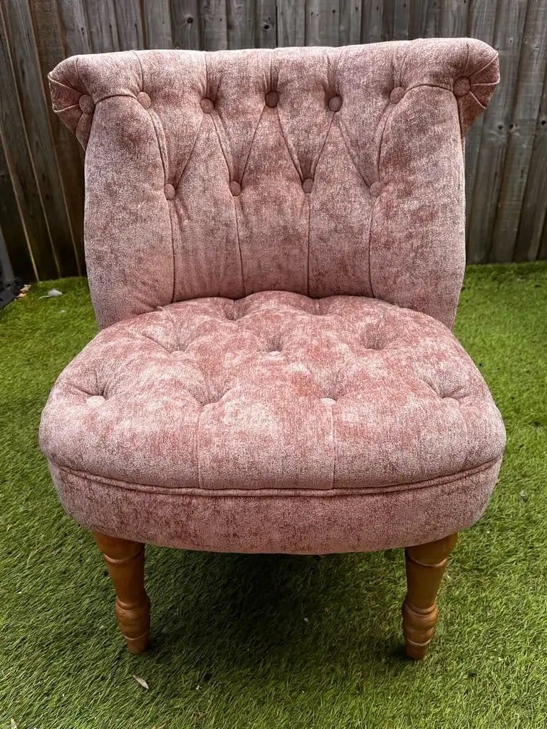 Beautiful blush pink velvet accent/slipper chair