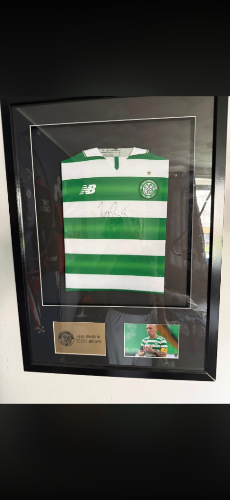Framed Scott Brown Signed Celtic Football Shirt - As Good As New!
