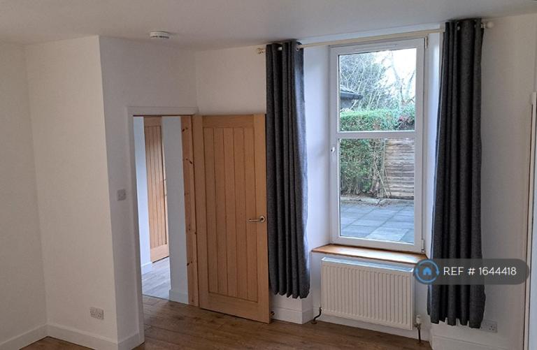 1 bedroom flat in West Bay Area, Dunoon, PA23 (1 bed) (#1644418)