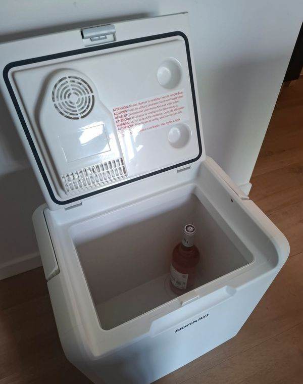Car fridge