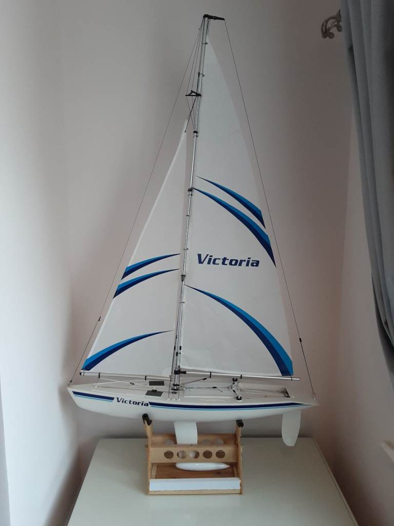 Model RC Victoria Thunder Yacht  Boat