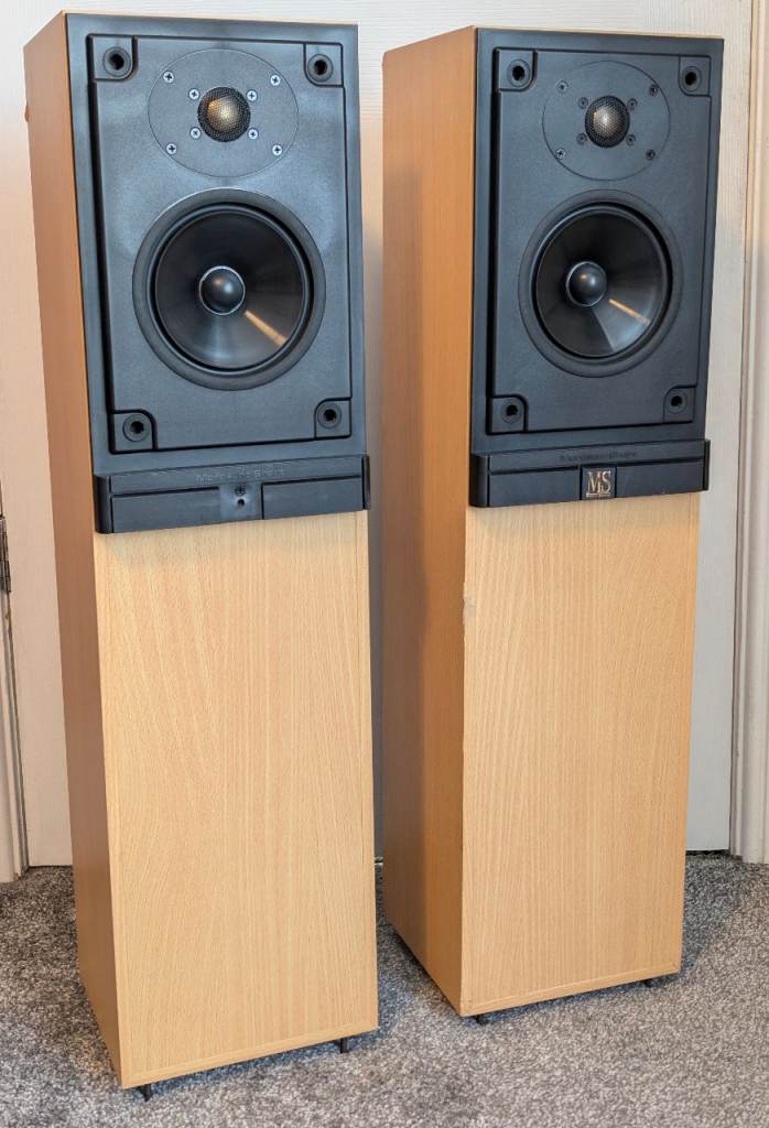 Floorstanding Speakers 