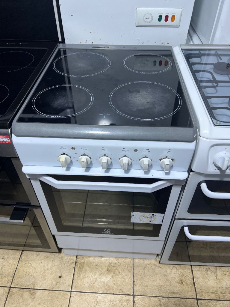 Indesit Electric Cooker