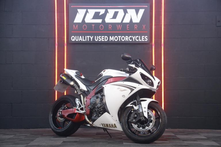 Yamaha R1 R1 1000 BIG BANG RED FRAME