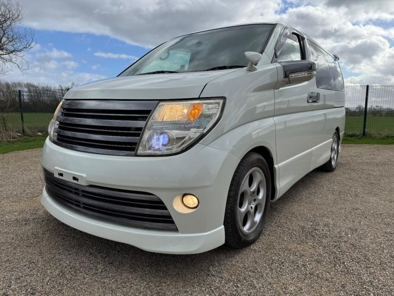 2009 Nissan Elgrand 3.5 HIGHWAY STAR AUTOMATIC * CUSTOM KIT * LEATHER INTERIOR * LOW MILEAGE *  P...