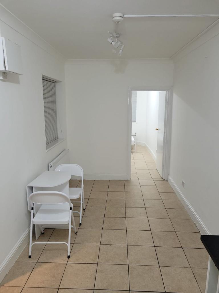 Beautiful Modern 1 Bedroom Flat available in Walthamstow for £1600,BILLS INCLUDED !!