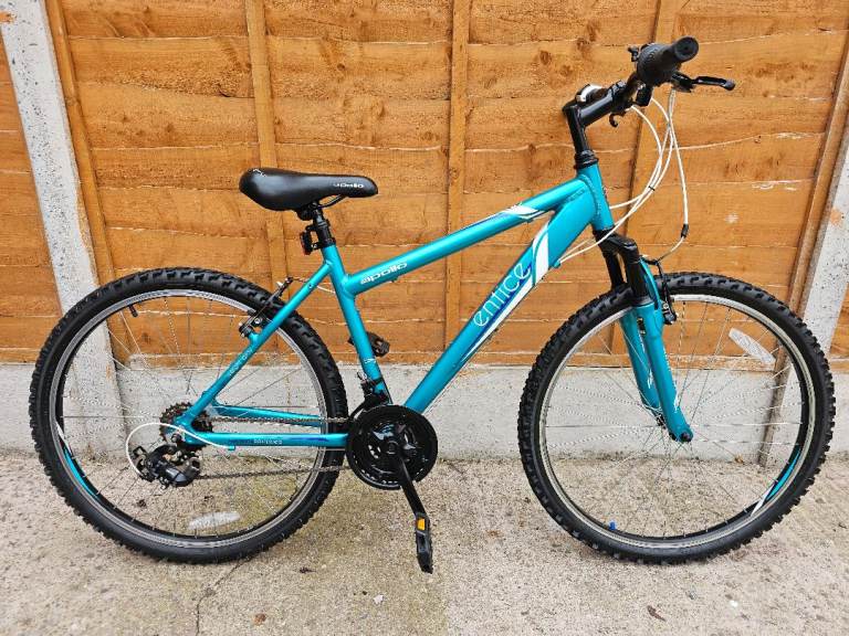 BIKE 26" WHEELS LIGHTWEIGHT 17" FRAMED 21-SPEED IN EXCELLENT CONDITION - Adult/Teenager Size £110