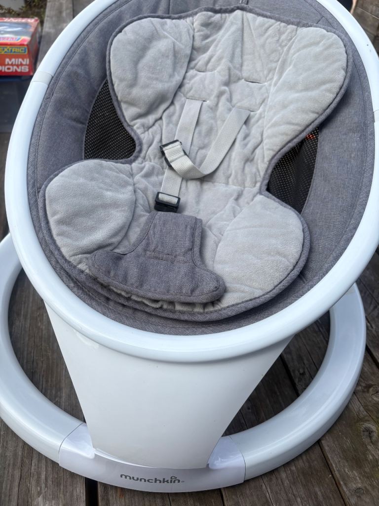 Munchkin Baby Rocker/Bouncer – Grey, Good Condition