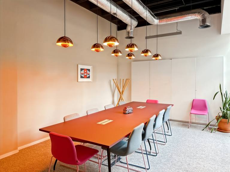 Edinburgh - EH3 9QA \ Flexible Large Office Space for Rent