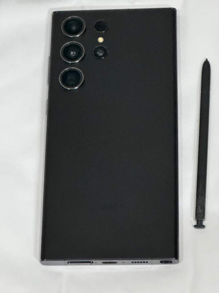 Samsung Galaxy S23 Ultra- 256 GB - Black (Unlocked) Smartphone