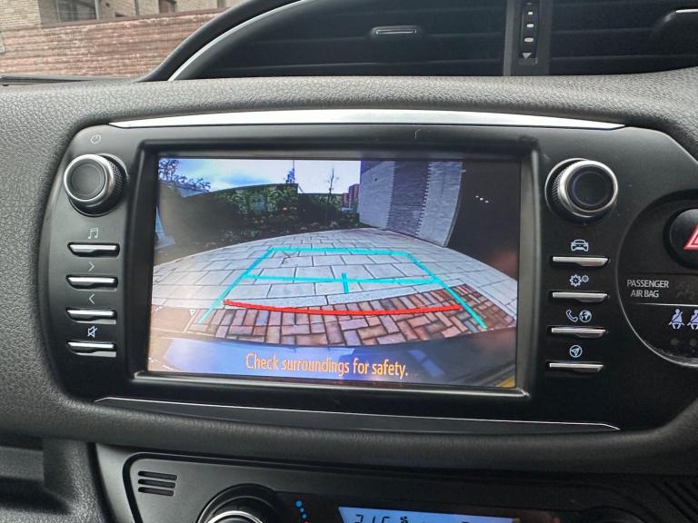 2017 Toyota Yaris 1.5 VVT-h Icon E-CVT Euro 6 (s/s) 5dr HATCHBACK Petrol/Electric Hybrid Automatic