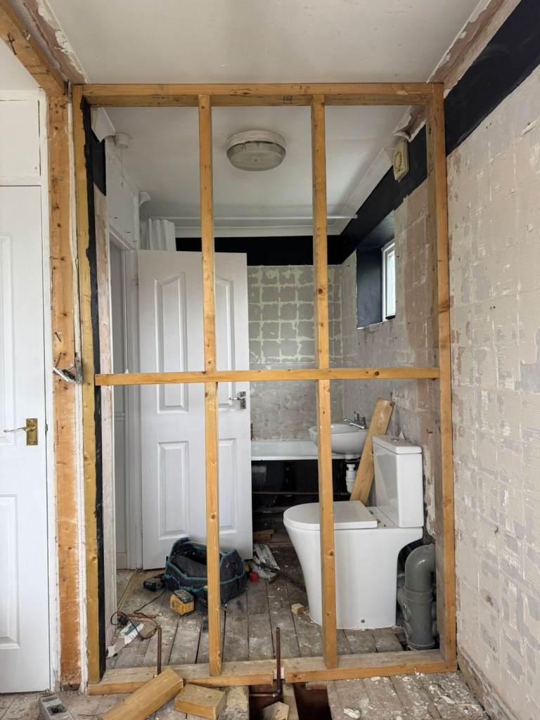 PLUMBER, TILER AND HANDMAN 